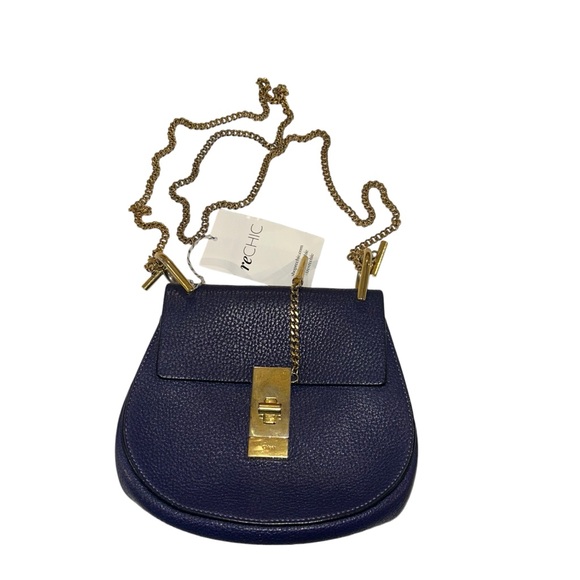 Chloe Small Drew Leather Crossbody Bag With Gold Hardware And Chain Strap - Picture 2 of 9